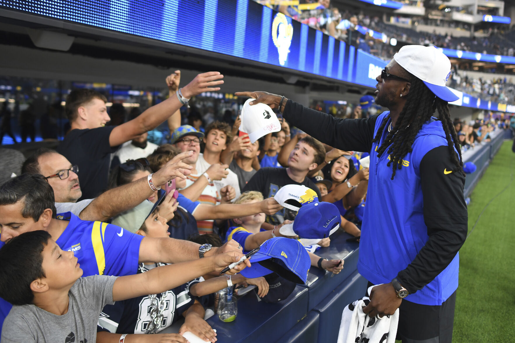 Cowboys Rams Football